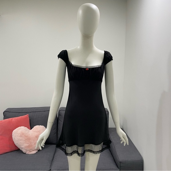 KIMCHI BLUE Urban Outfitters Ana Cap Sleeve Black Mini Dress Size Small - Picture 4 of 16